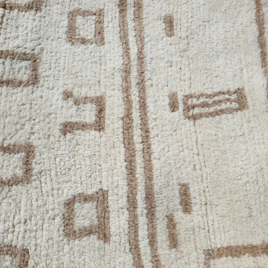 Khtaira - White Moroccan Runner Rug Ultra Soft Beni Ourain | Authentic Berber Hallway runner | 2'76x9'91 ft | 84x302 cm