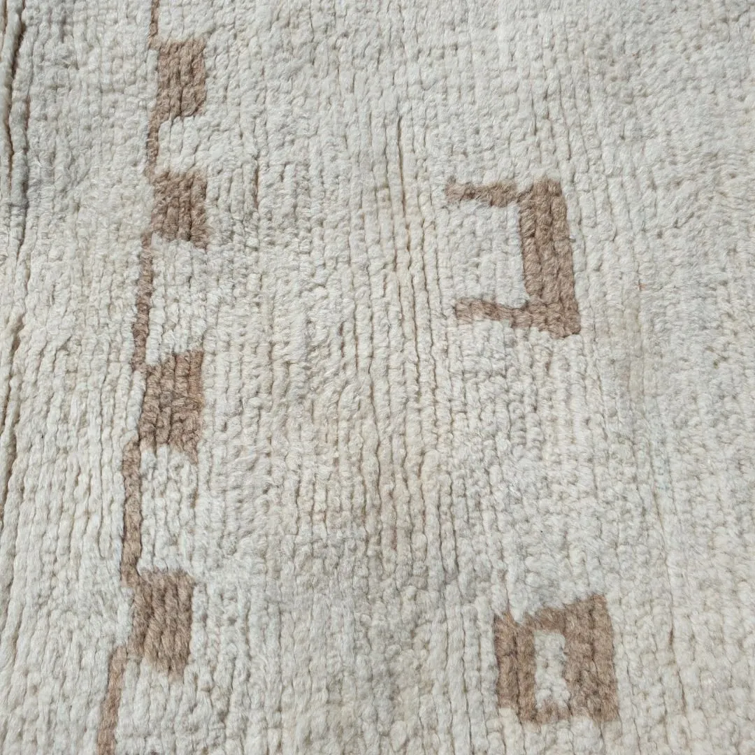Khtaira - White Moroccan Runner Rug Ultra Soft Beni Ourain | Authentic Berber Hallway runner | 2'76x9'91 ft | 84x302 cm