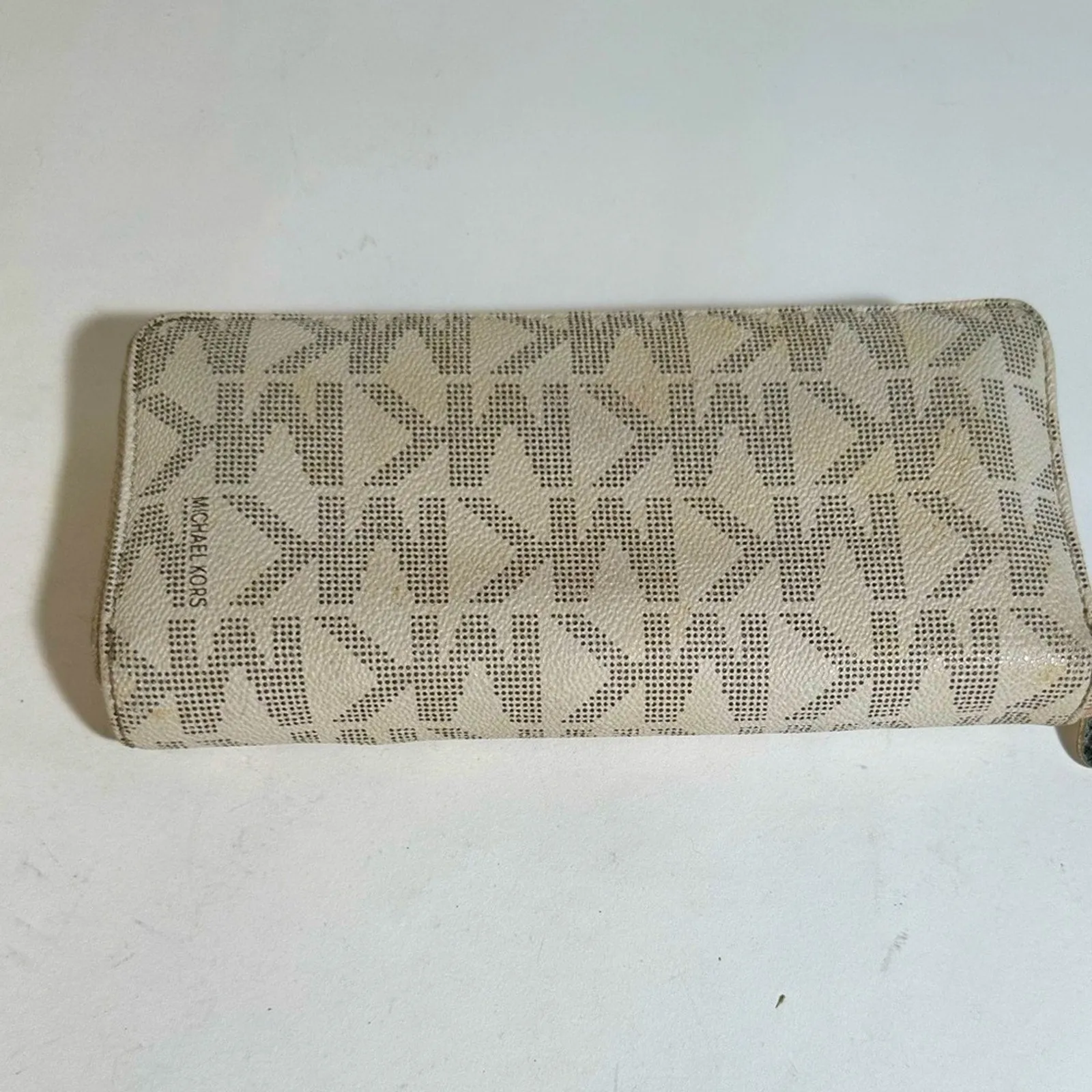 Michael Kors Monogrammed Jet Set Zip Wallet