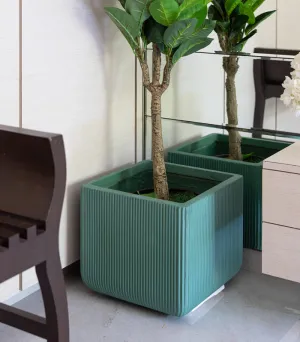 Ribbed square planter