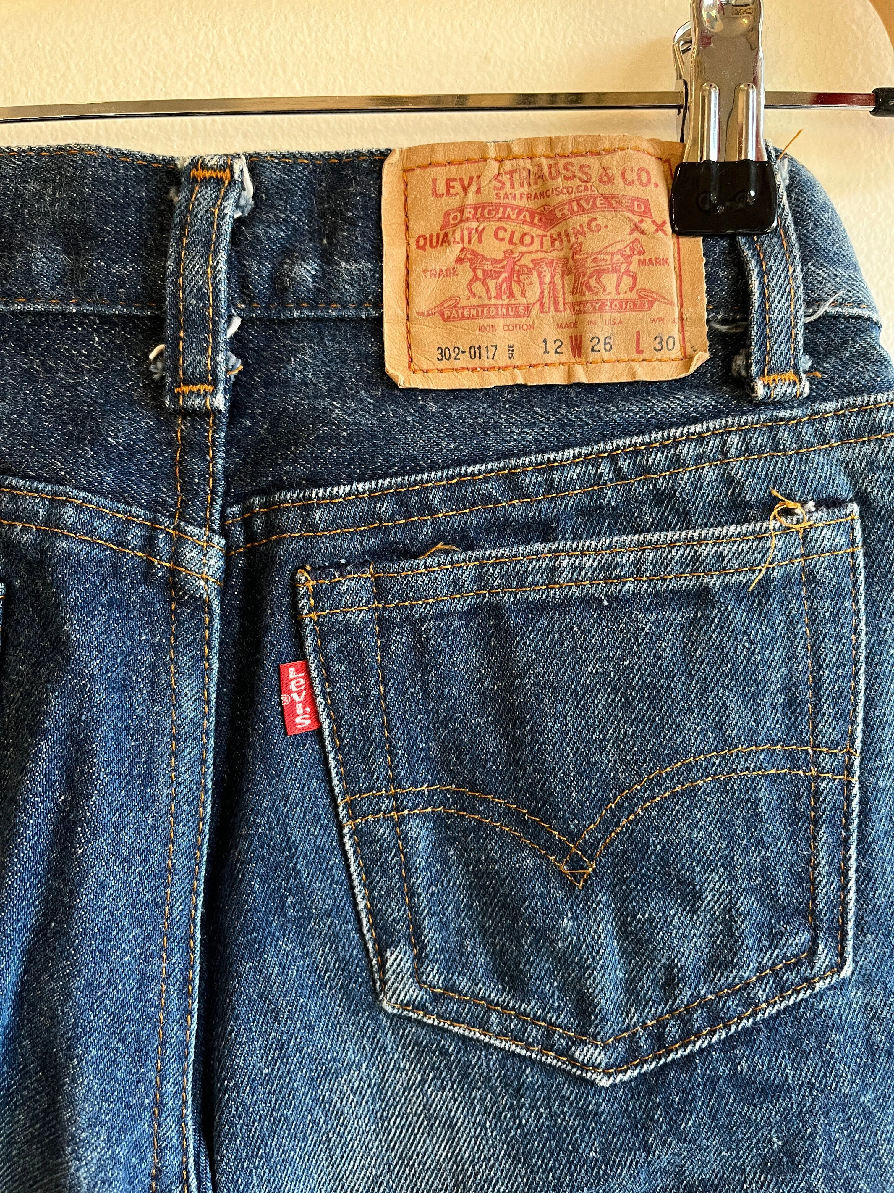 Vintage 1980s Levis 302 Denim Jeans